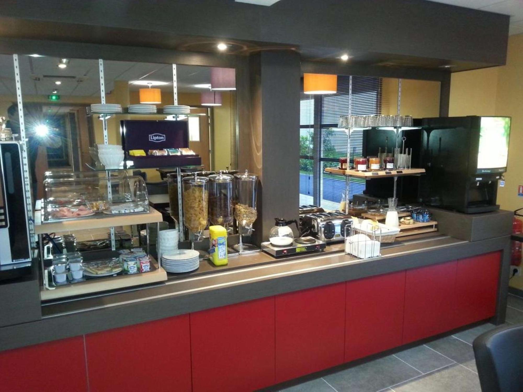 Brit Hotel Confort Villeneuve Sur Lot ビア エクステリア 写真