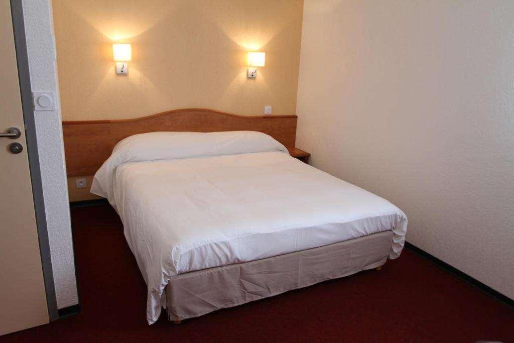 Brit Hotel Confort Villeneuve Sur Lot ビア 部屋 写真