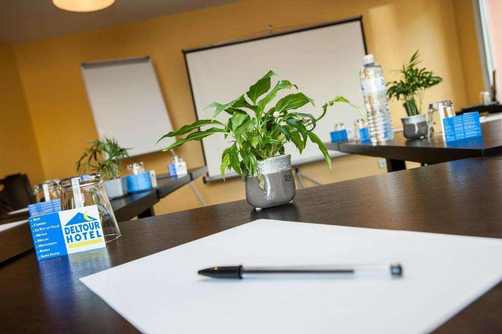 Brit Hotel Confort Villeneuve Sur Lot ビア 設備 写真